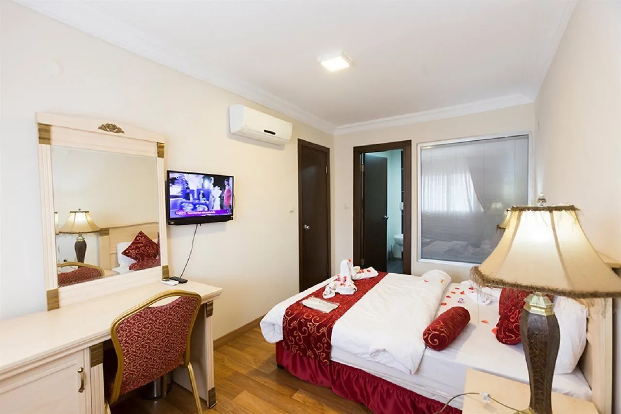 Dabaklar Hotel Kuşadası 4*,
